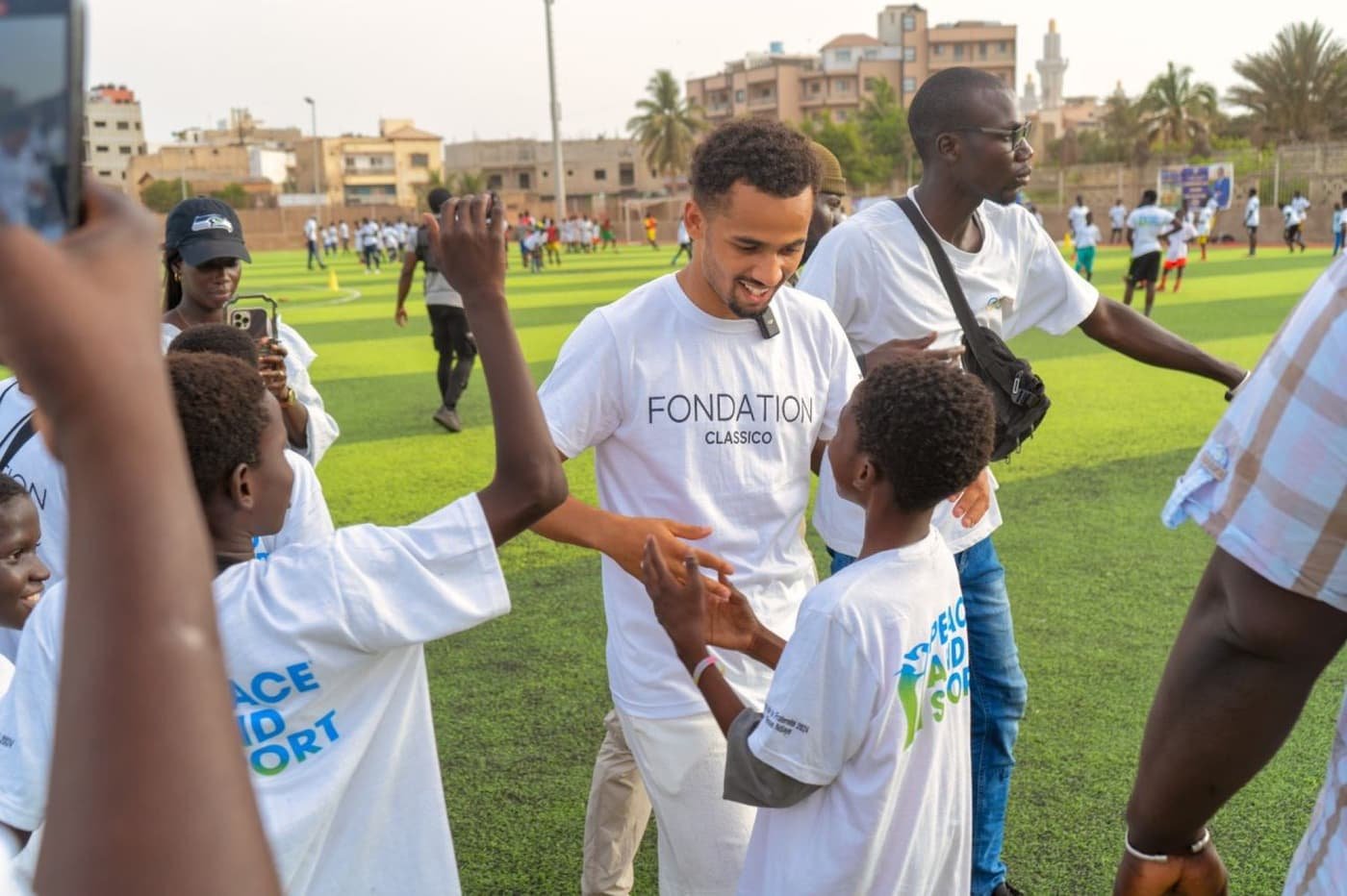 Fondation Classico et Peace and Sport avec enfants